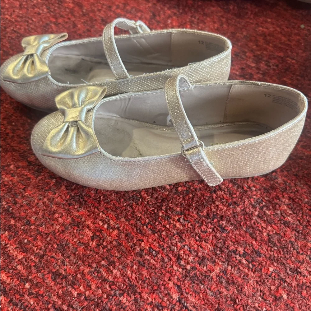 UGG lot size